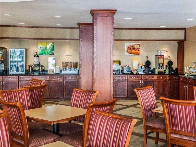 Quality Inn Castleton Extérieur photo