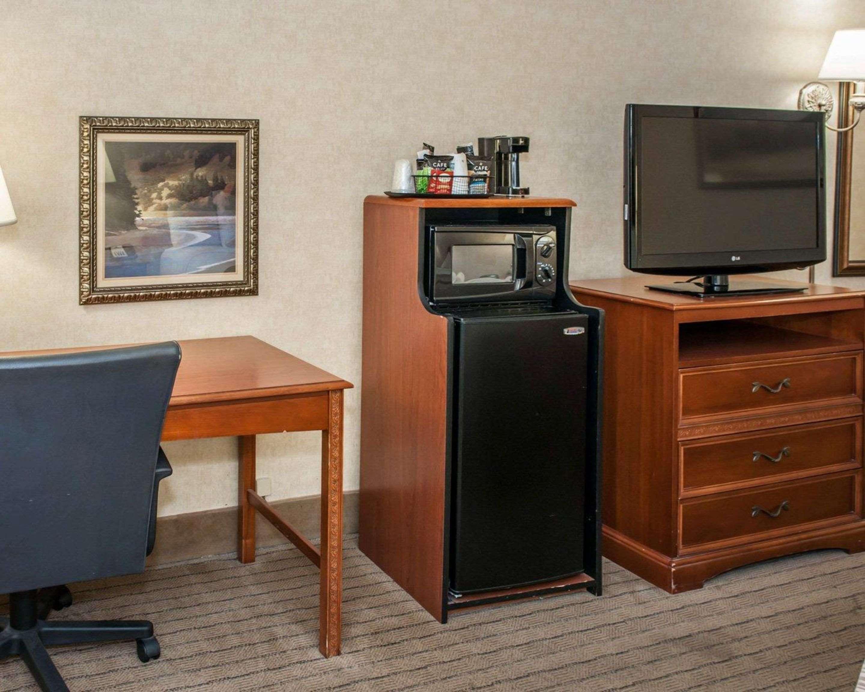 Quality Inn Castleton Extérieur photo