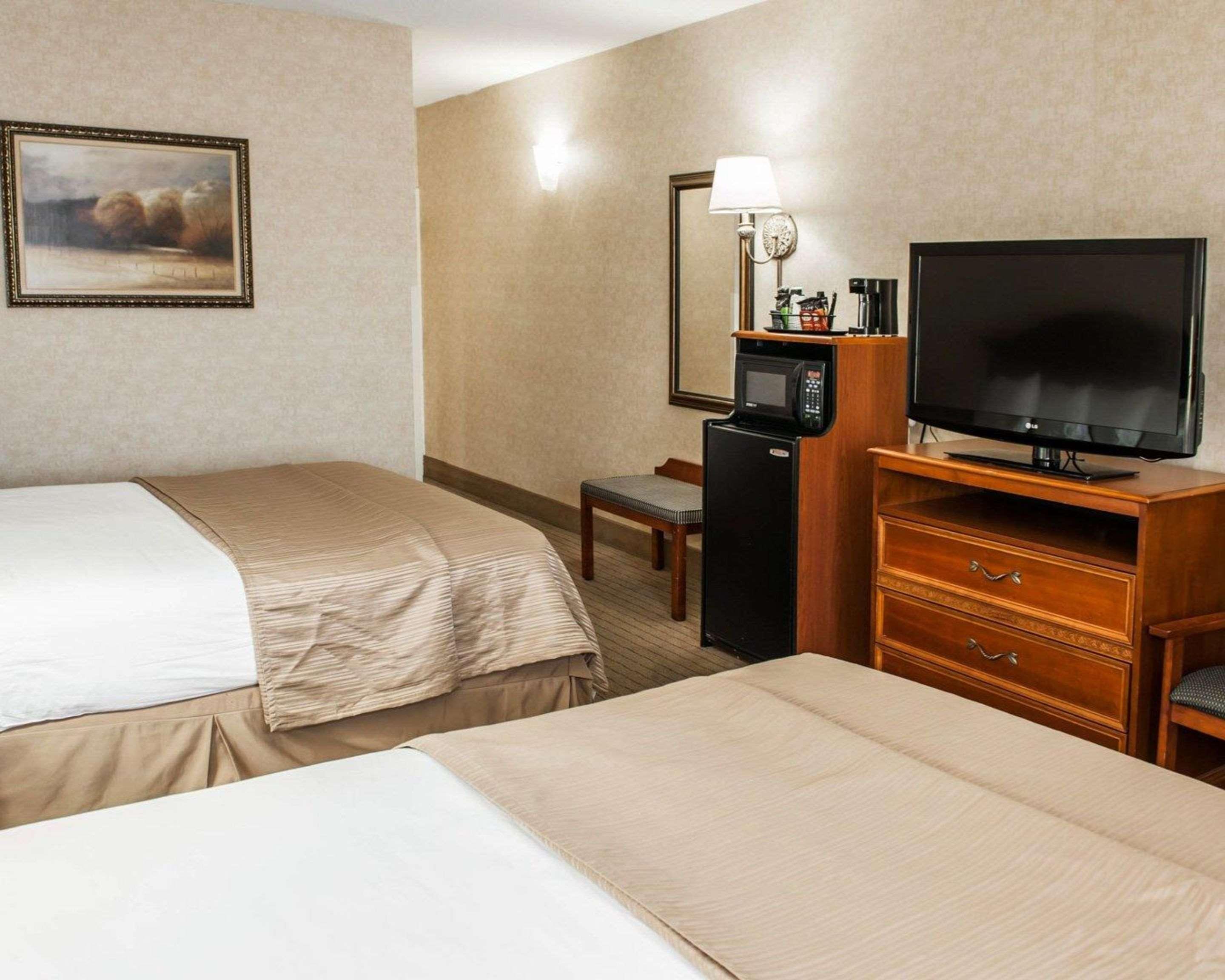 Quality Inn Castleton Extérieur photo