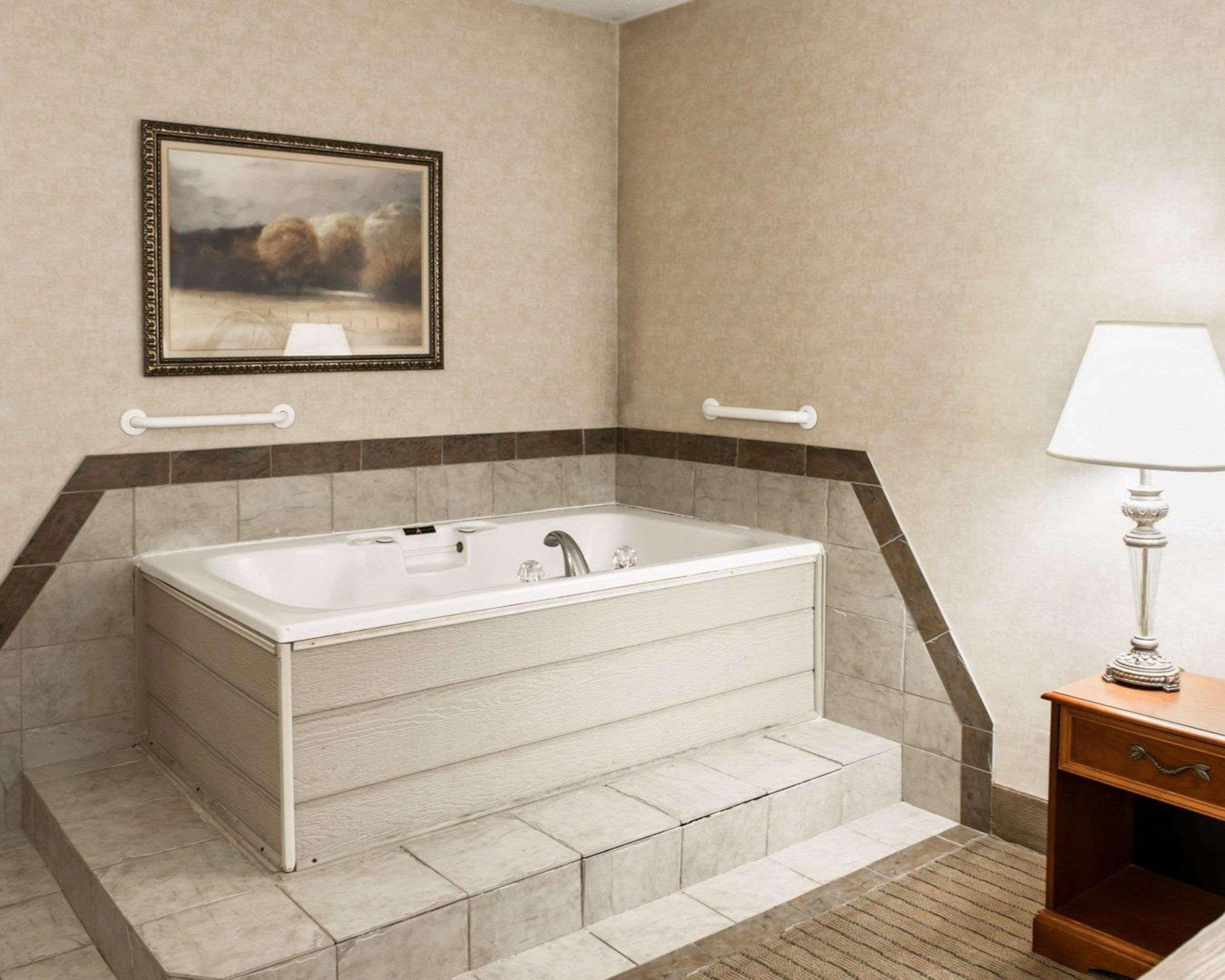 Quality Inn Castleton Extérieur photo