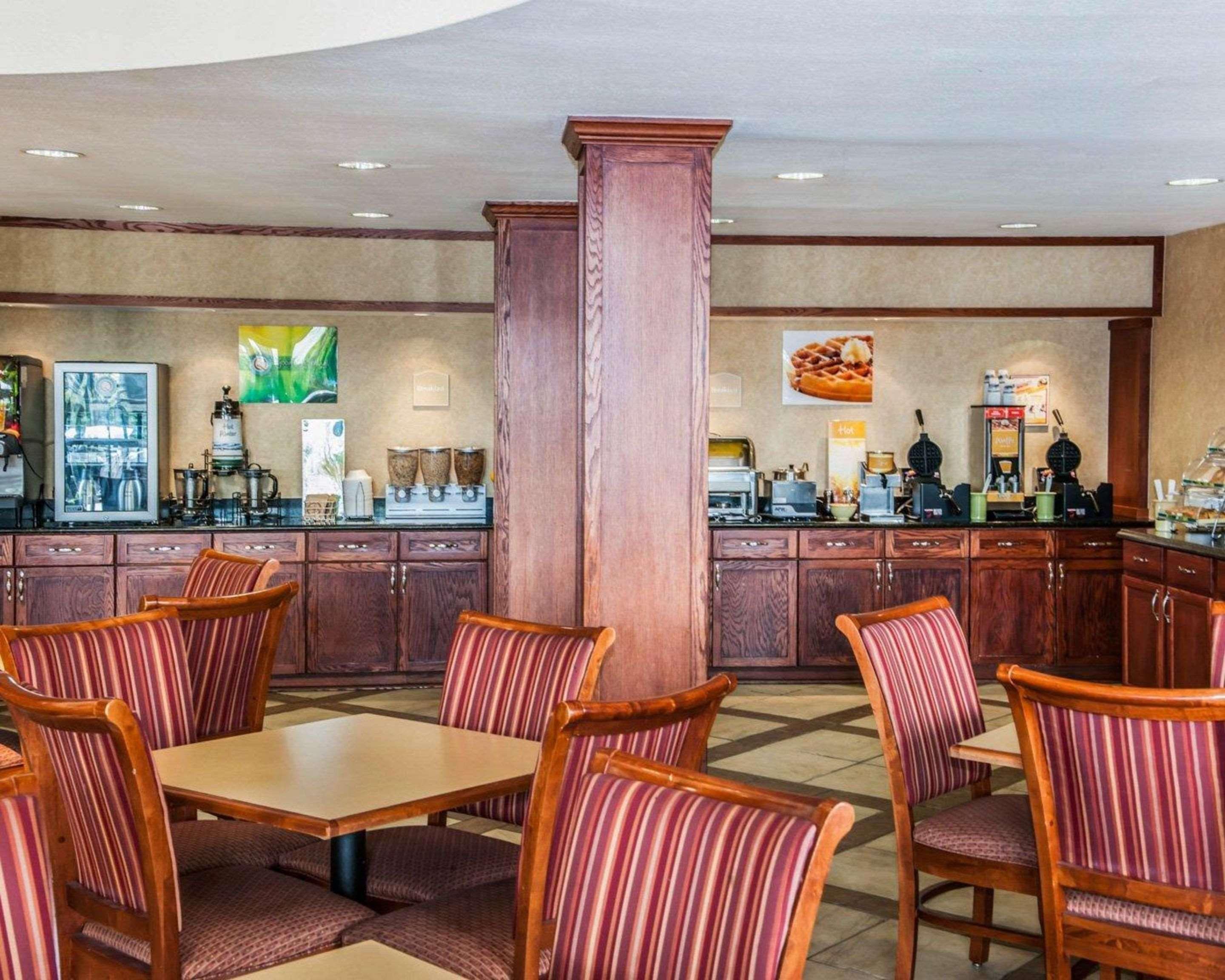 Quality Inn Castleton Extérieur photo