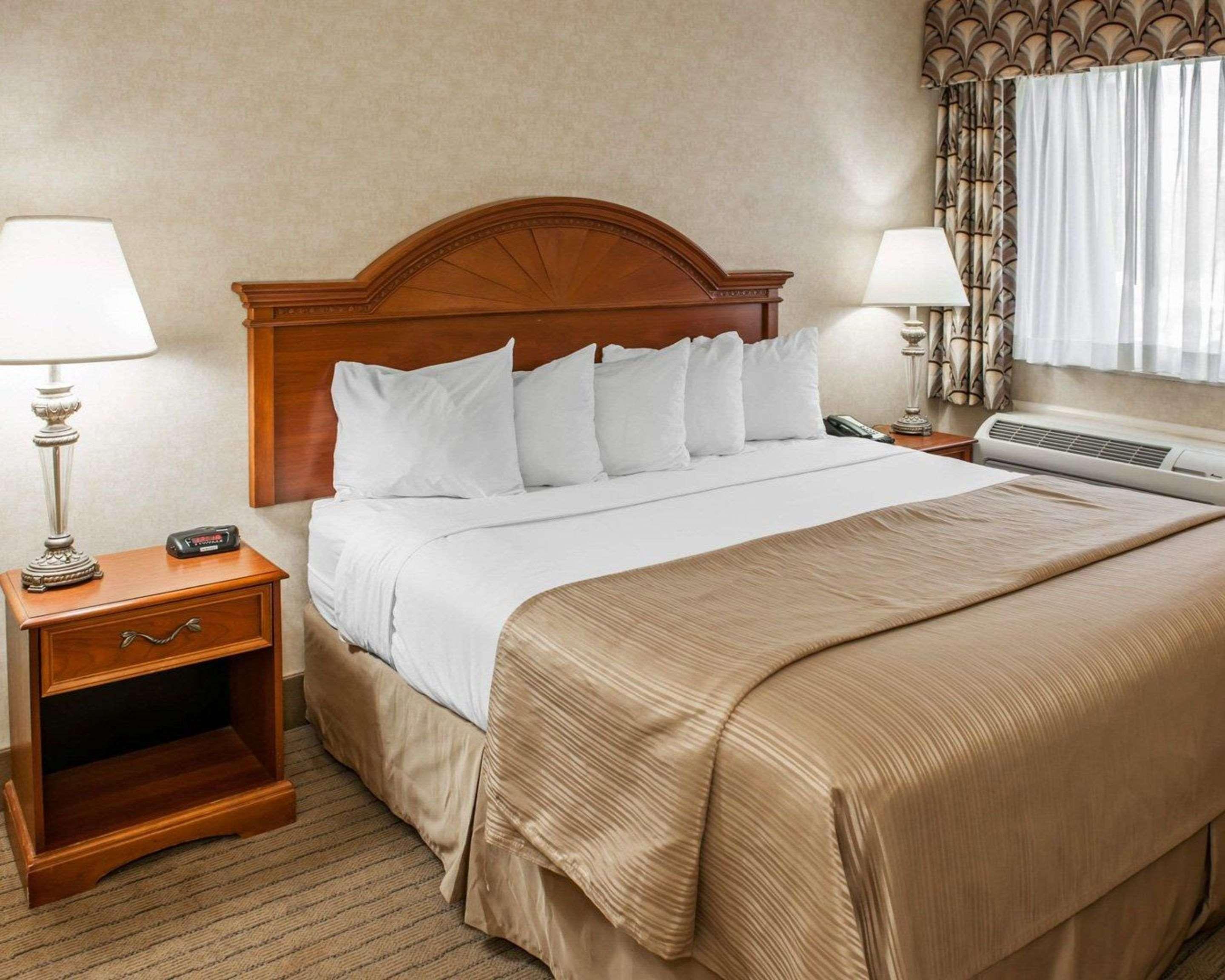 Quality Inn Castleton Extérieur photo
