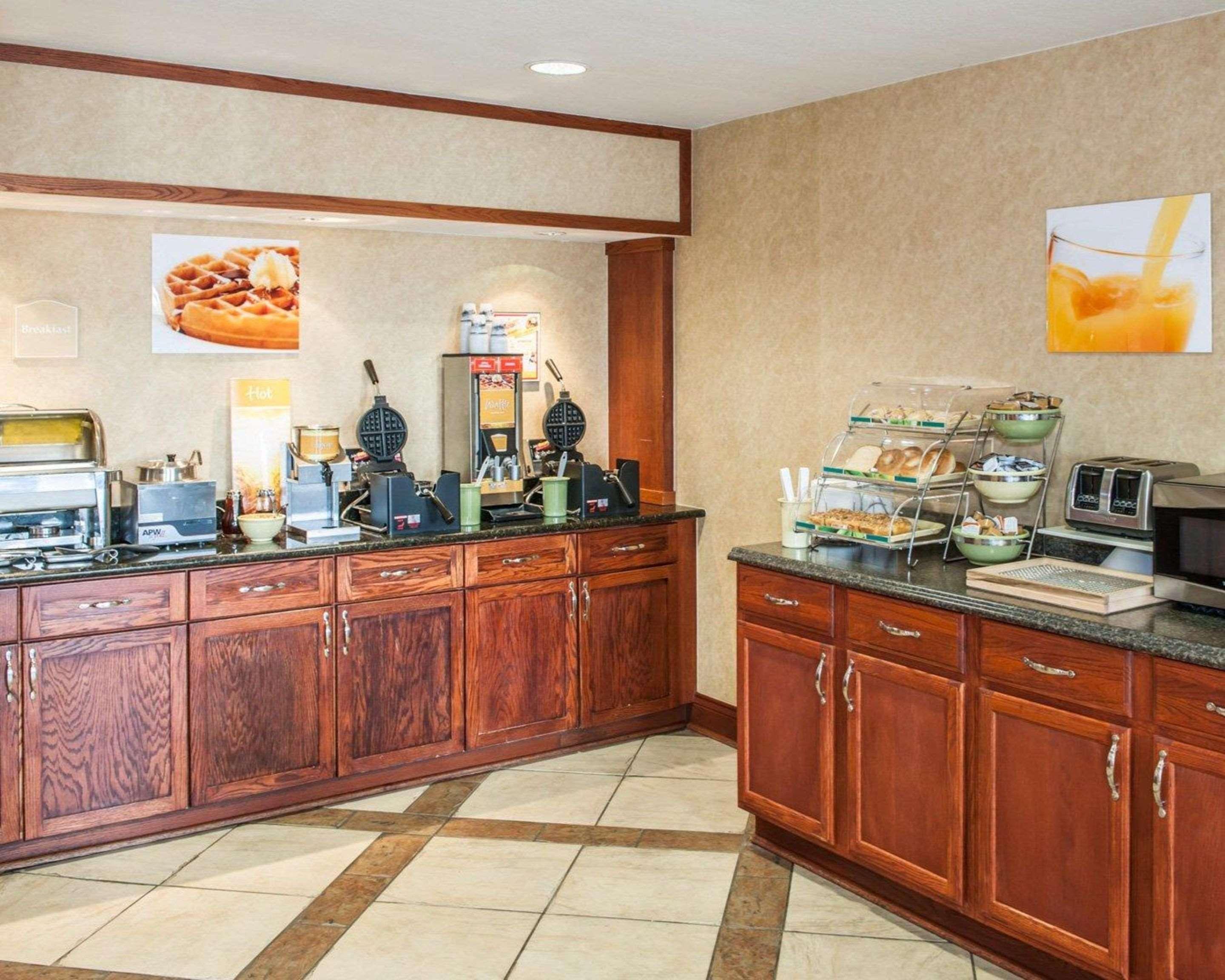 Quality Inn Castleton Extérieur photo
