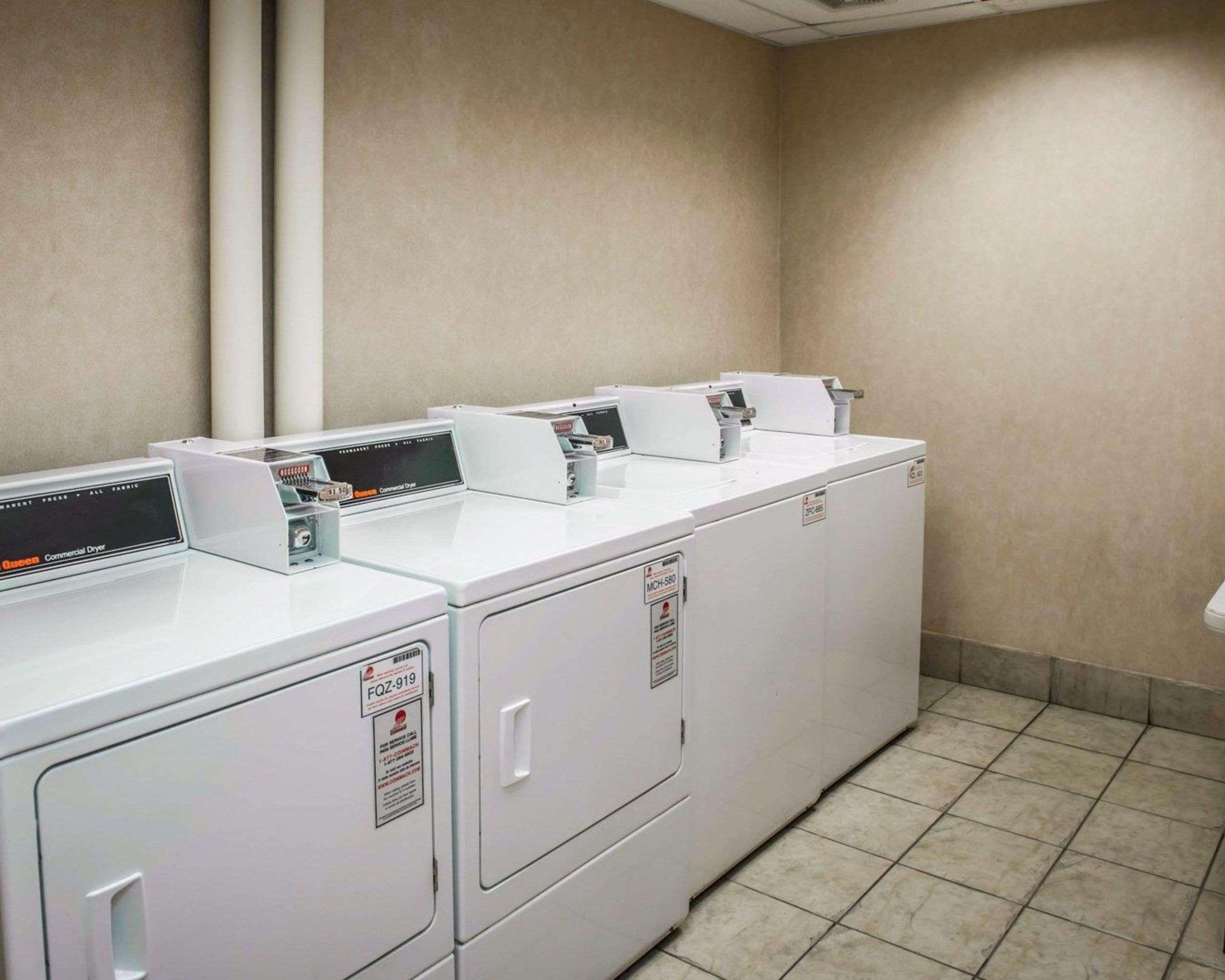 Quality Inn Castleton Extérieur photo