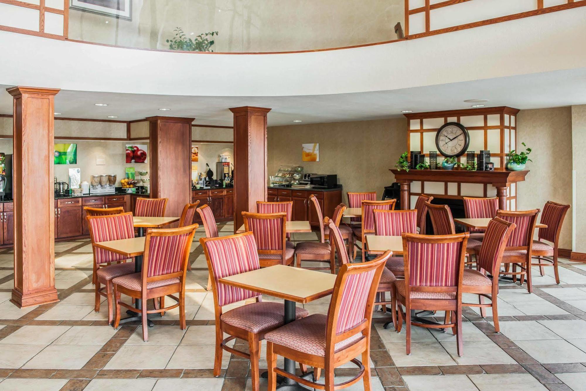 Quality Inn Castleton Extérieur photo