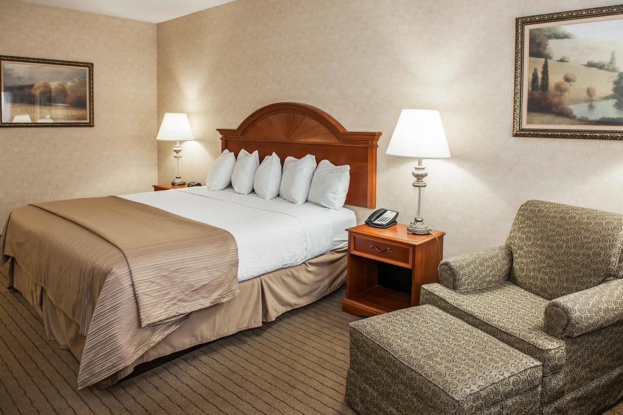 Quality Inn Castleton Extérieur photo