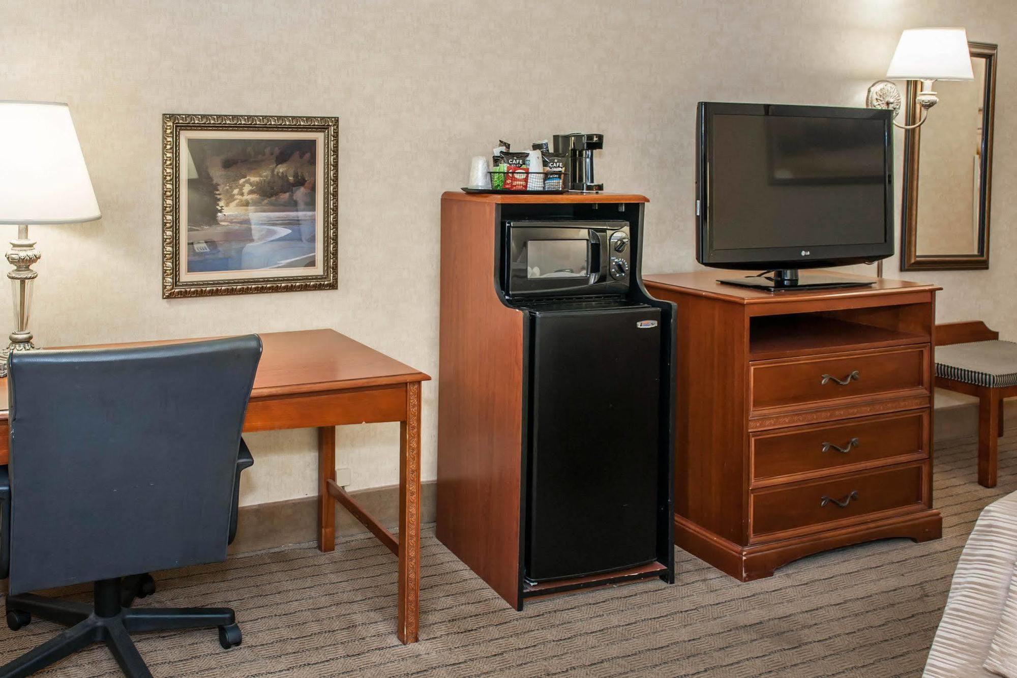 Quality Inn Castleton Extérieur photo