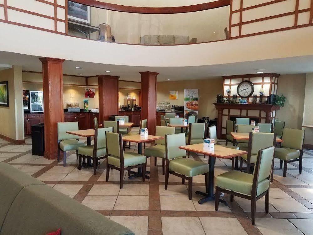 Quality Inn Castleton Extérieur photo
